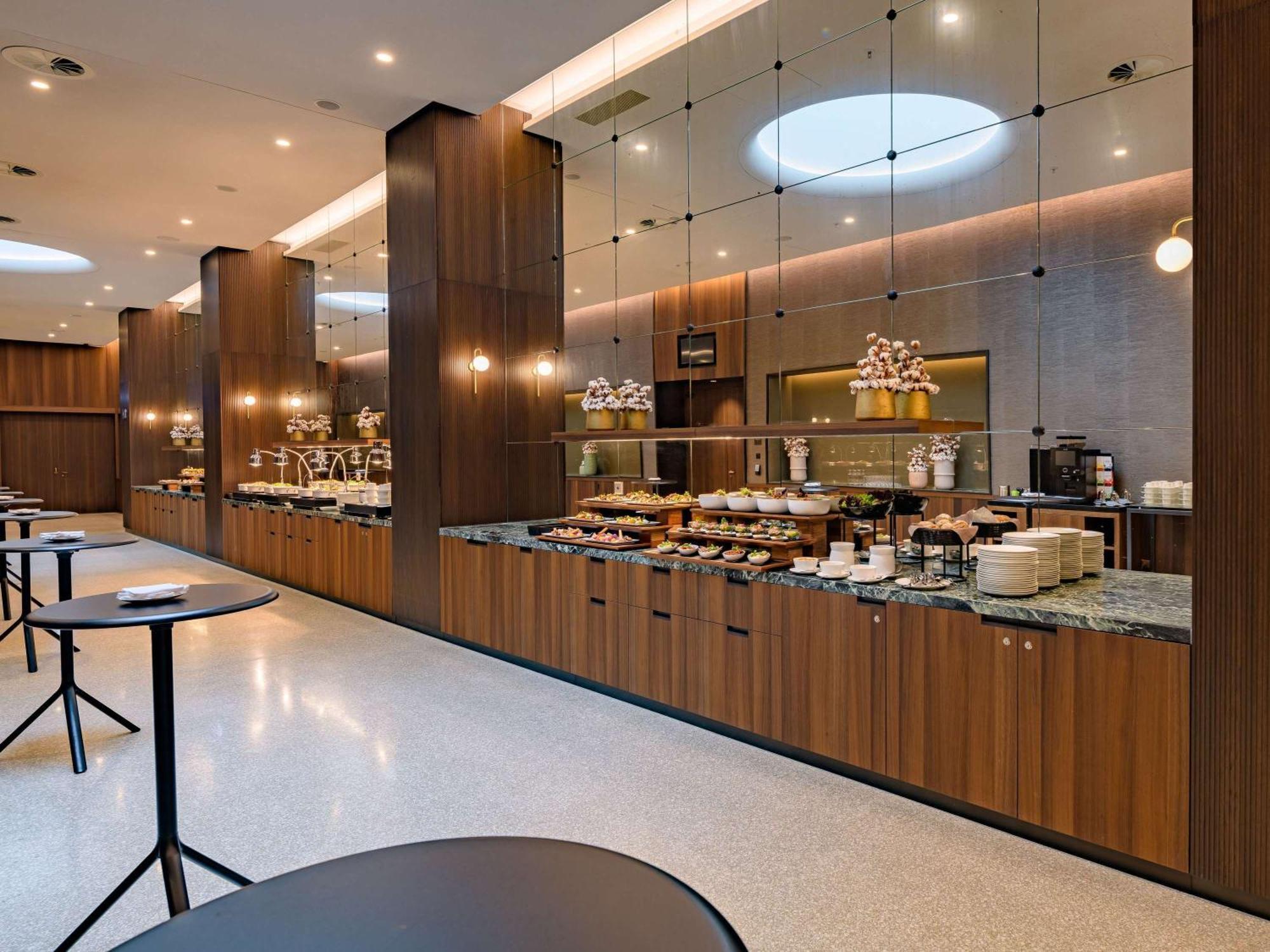 Moevenpick Hotel Basilea Esterno foto