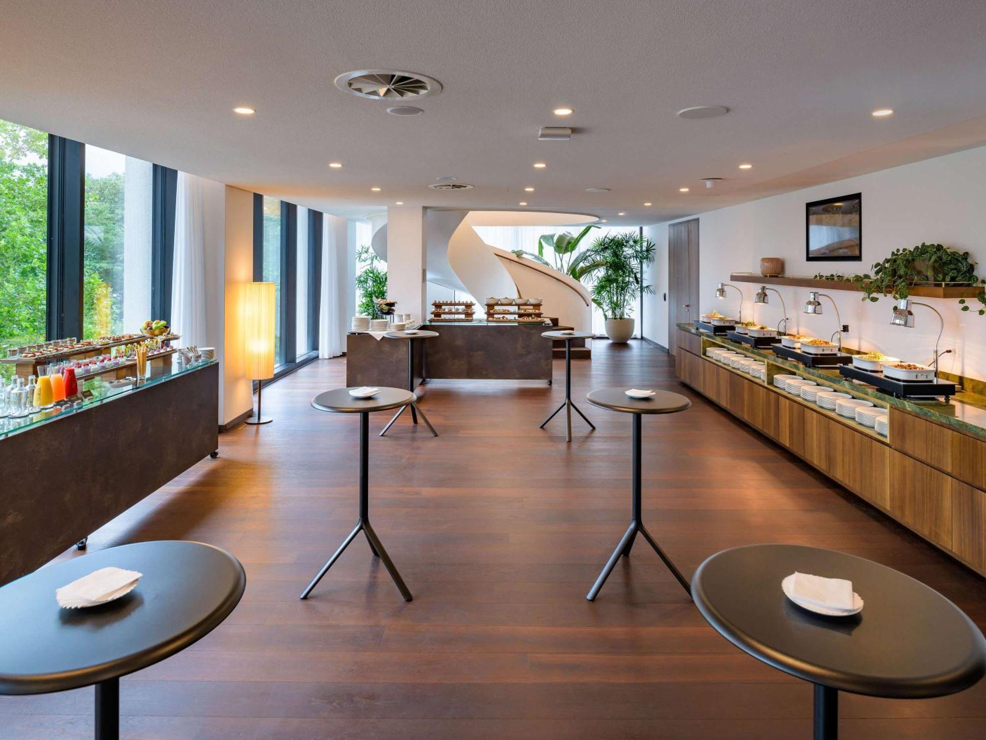 Moevenpick Hotel Basilea Esterno foto