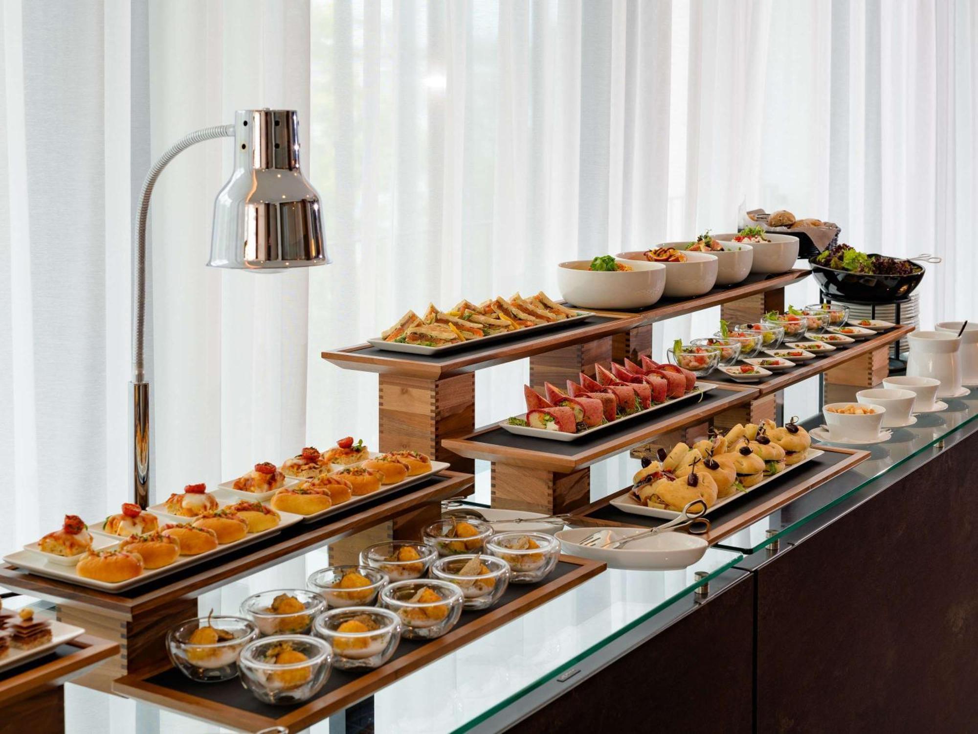 Moevenpick Hotel Basilea Esterno foto