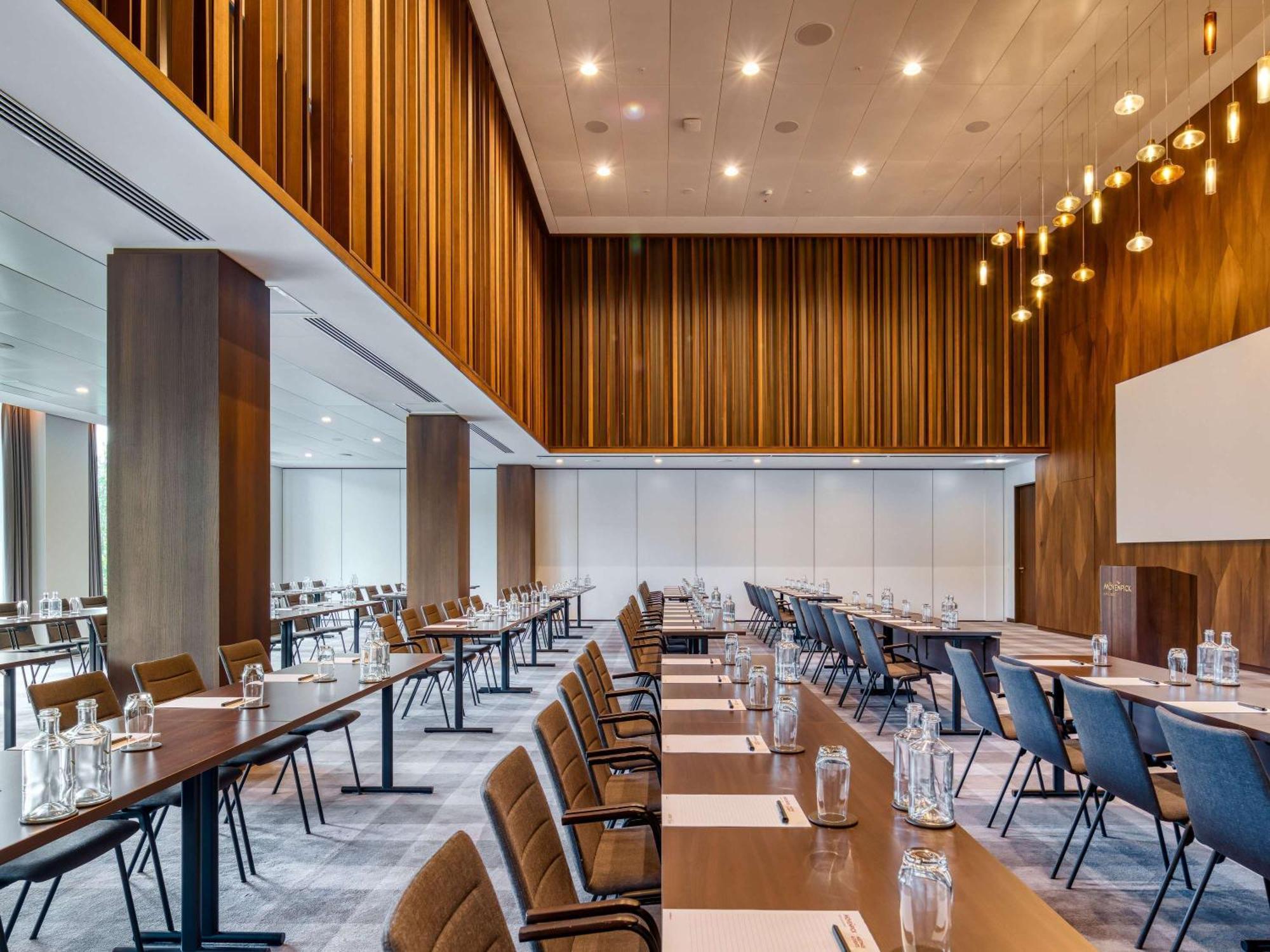 Moevenpick Hotel Basilea Esterno foto