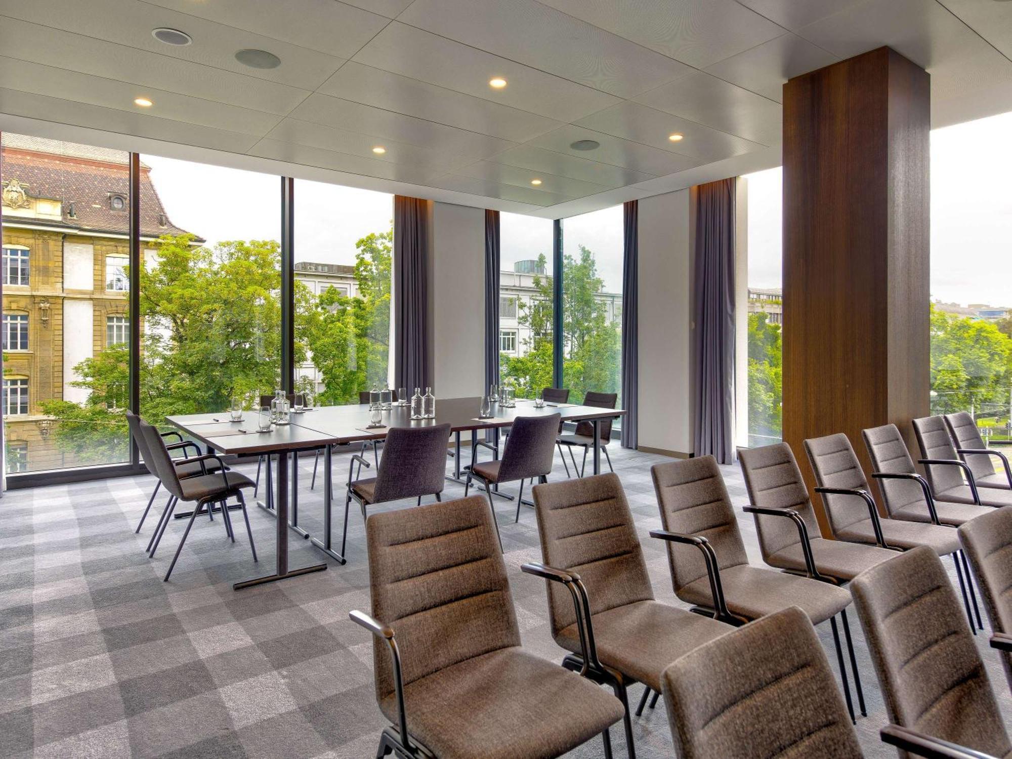 Moevenpick Hotel Basilea Esterno foto