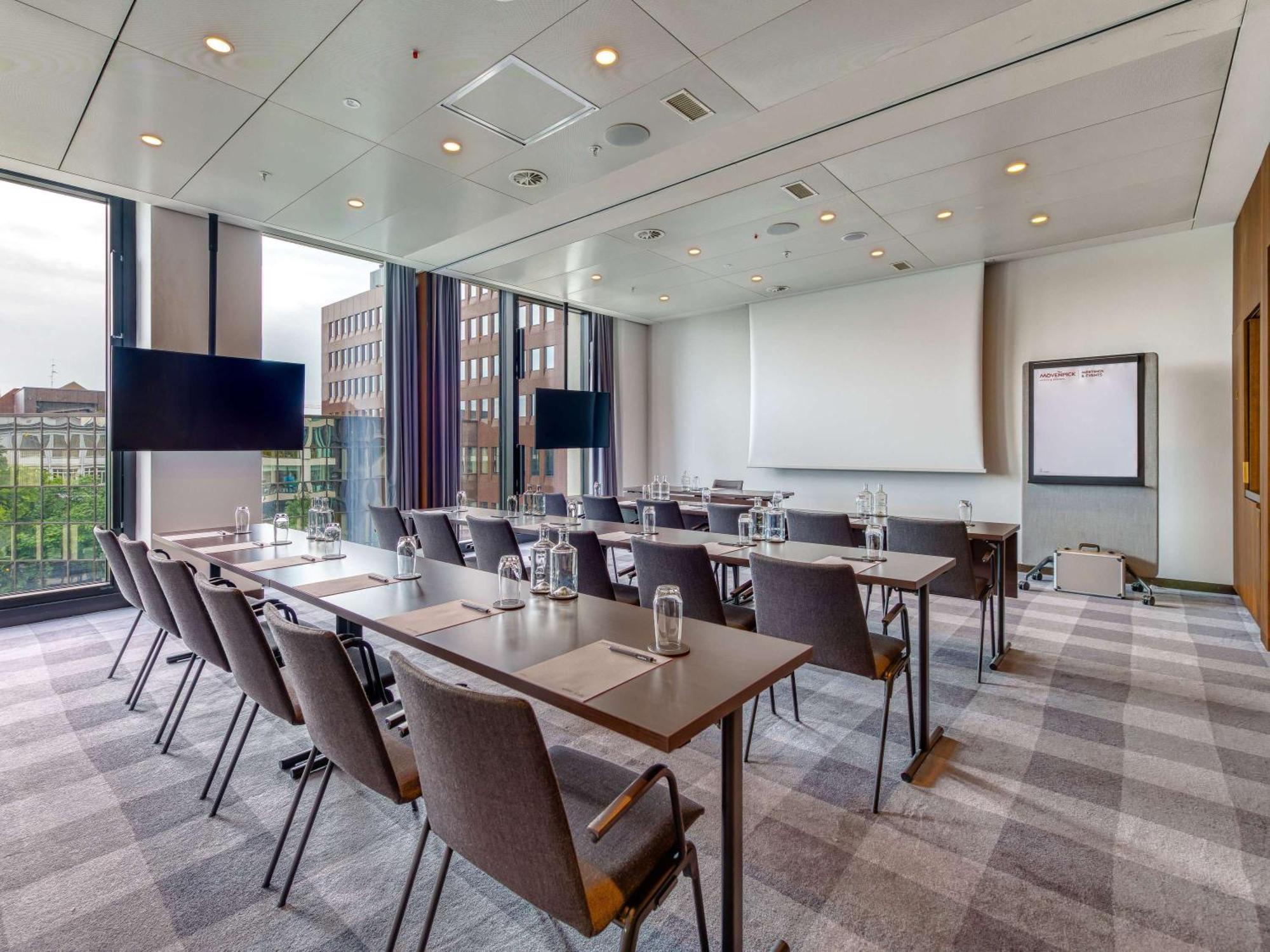 Moevenpick Hotel Basilea Esterno foto