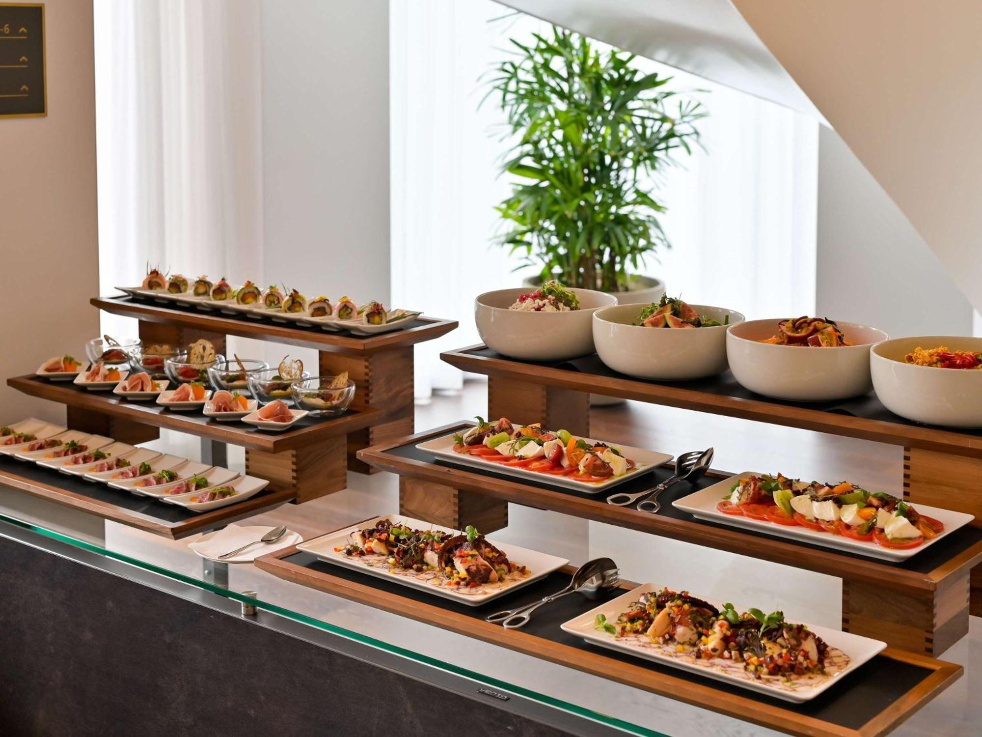 Moevenpick Hotel Basilea Esterno foto