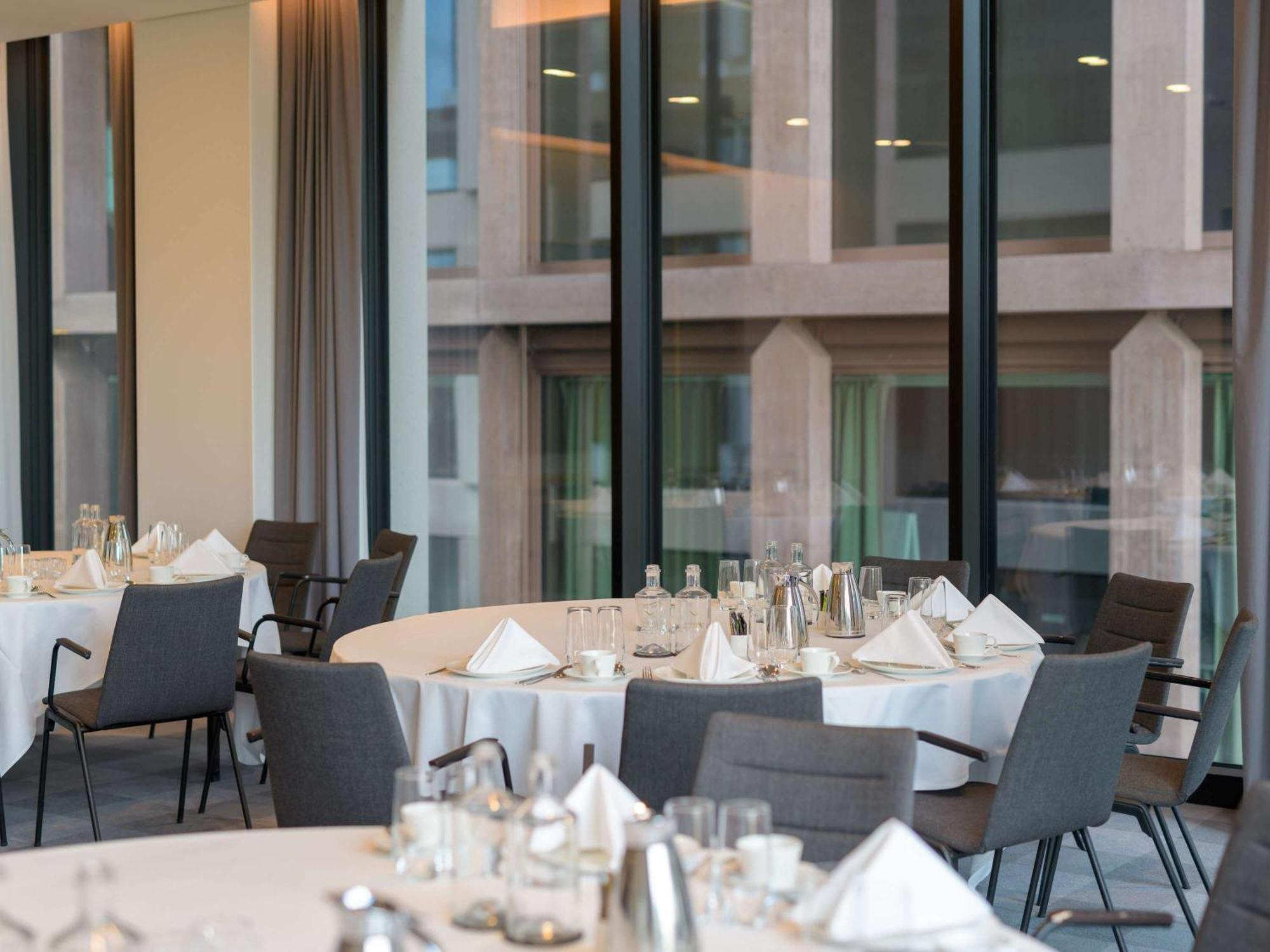 Moevenpick Hotel Basilea Esterno foto