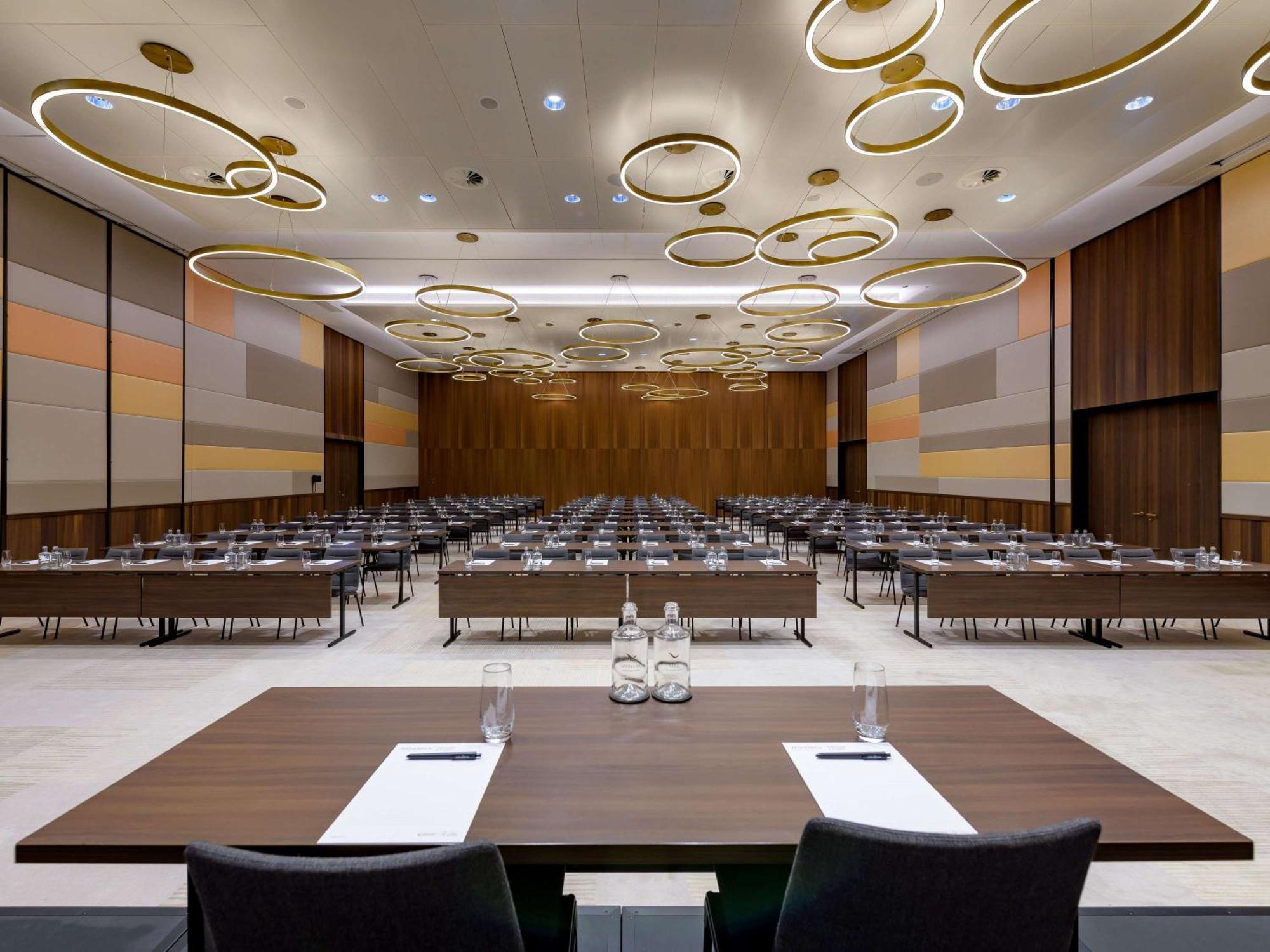 Moevenpick Hotel Basilea Esterno foto
