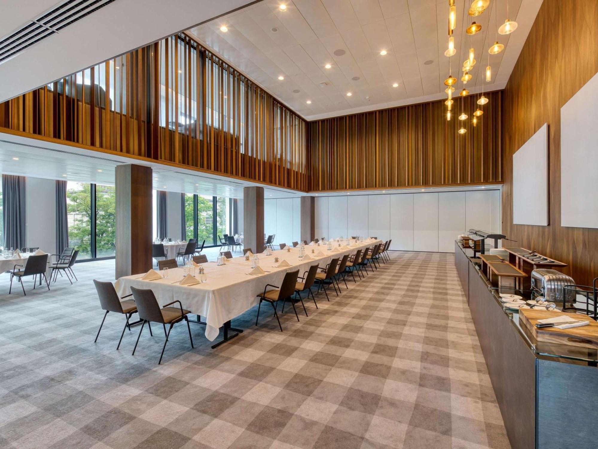 Moevenpick Hotel Basilea Esterno foto