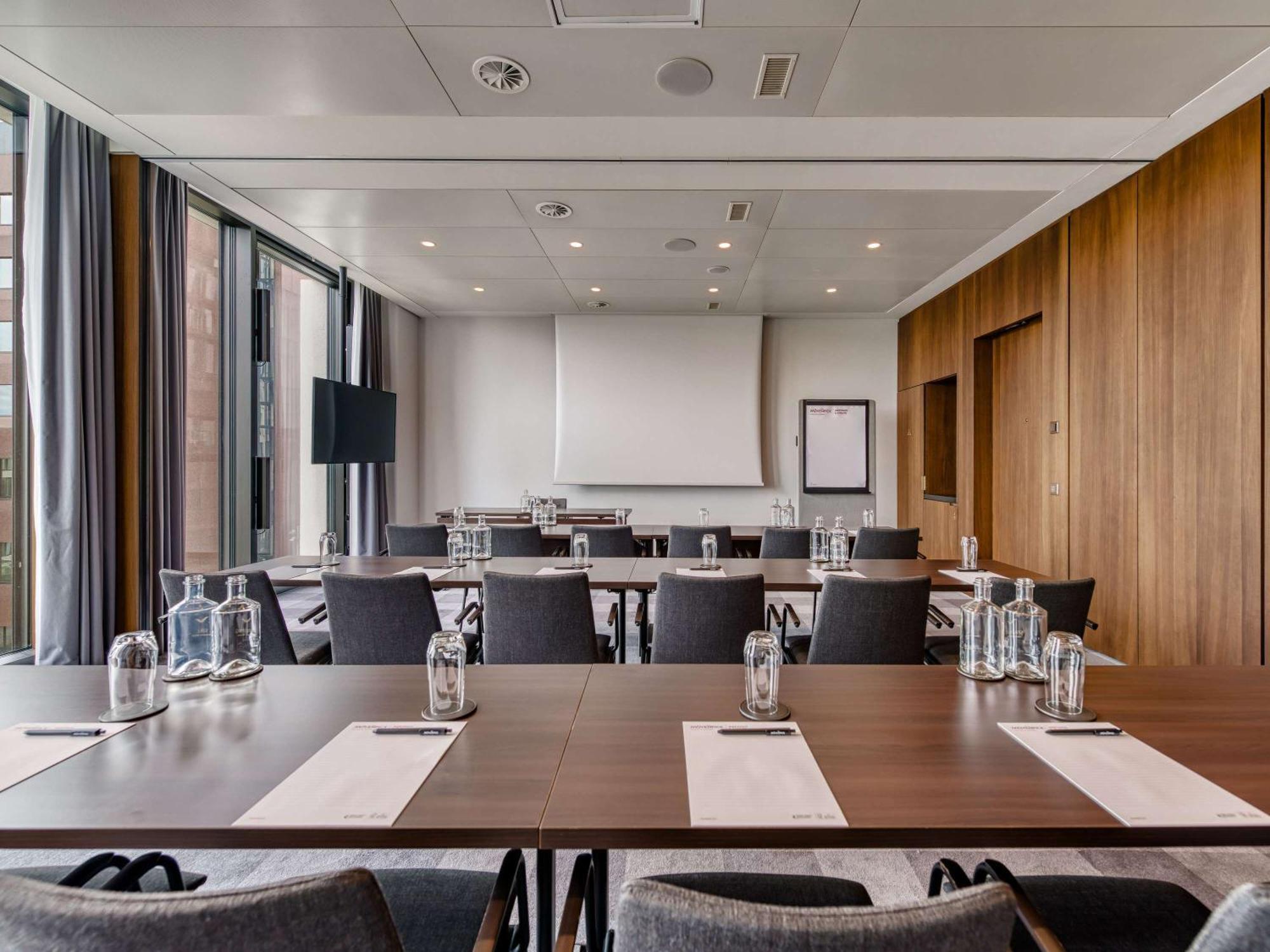 Moevenpick Hotel Basilea Esterno foto