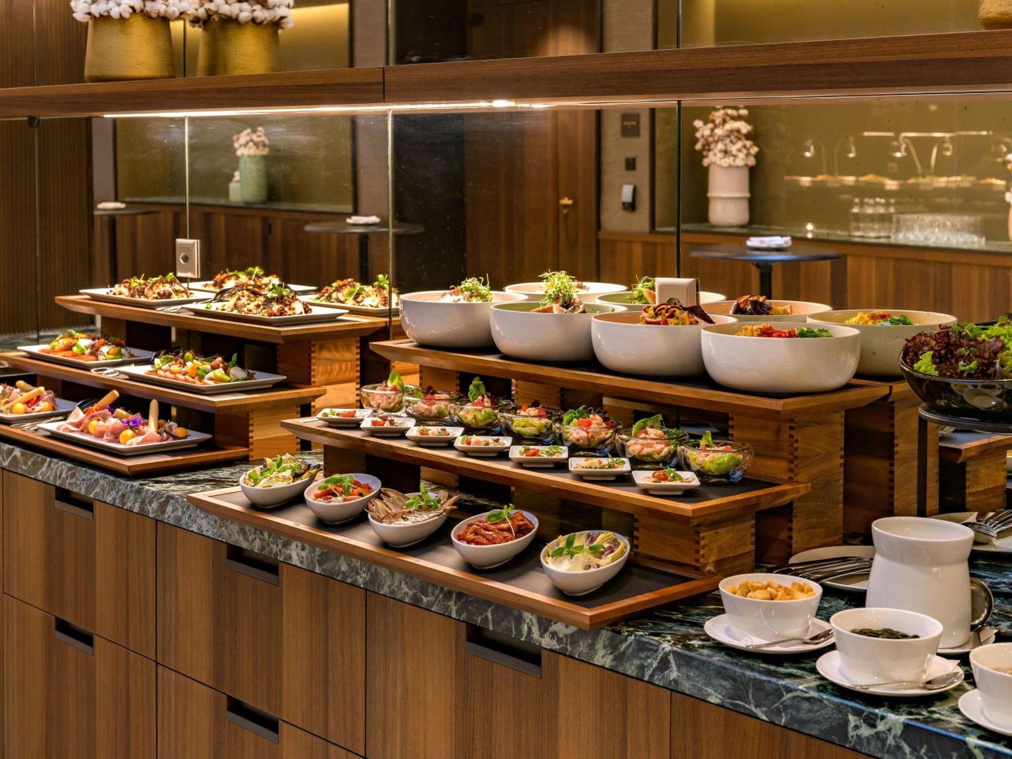 Moevenpick Hotel Basilea Esterno foto