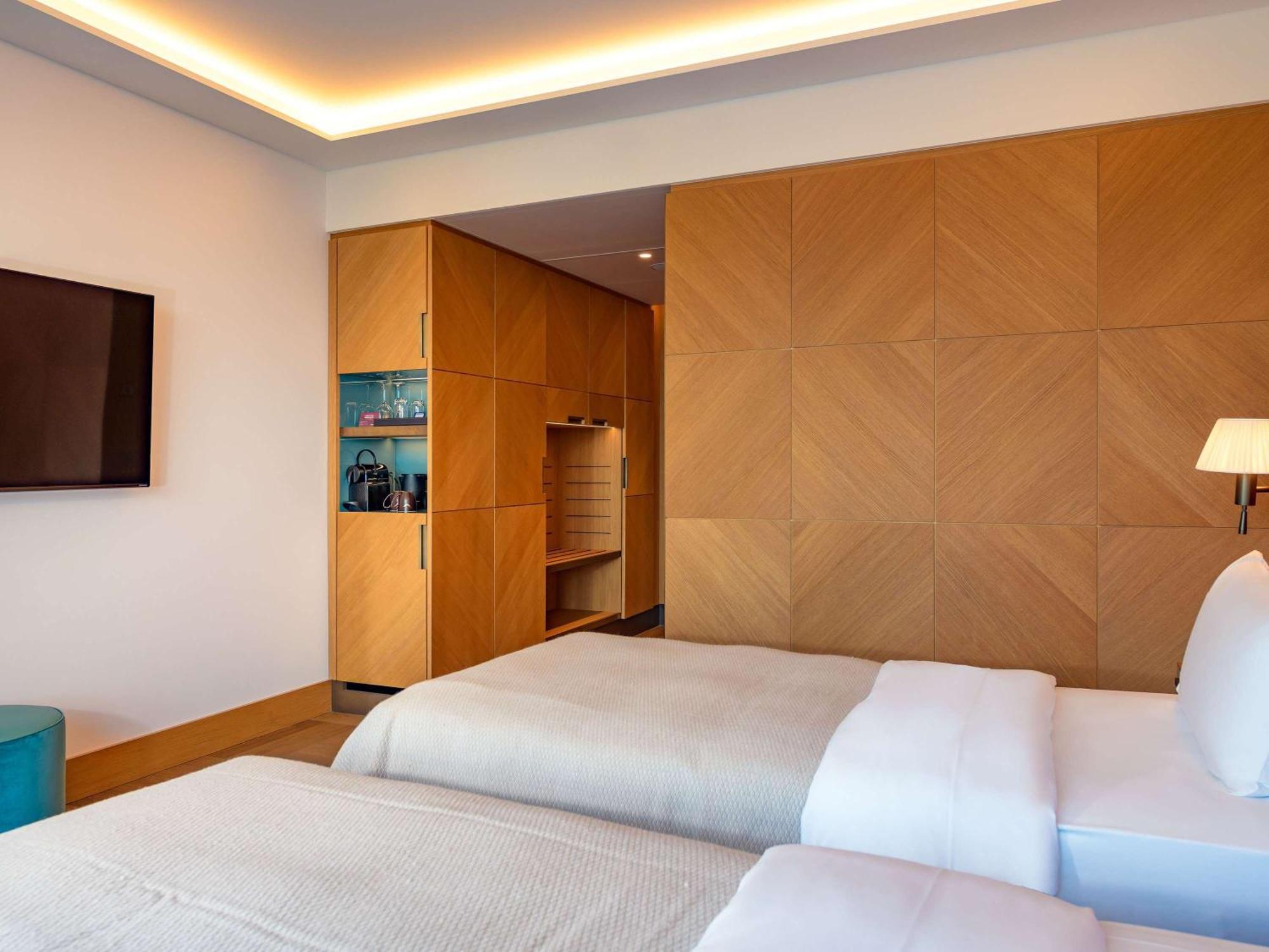 Moevenpick Hotel Basilea Esterno foto