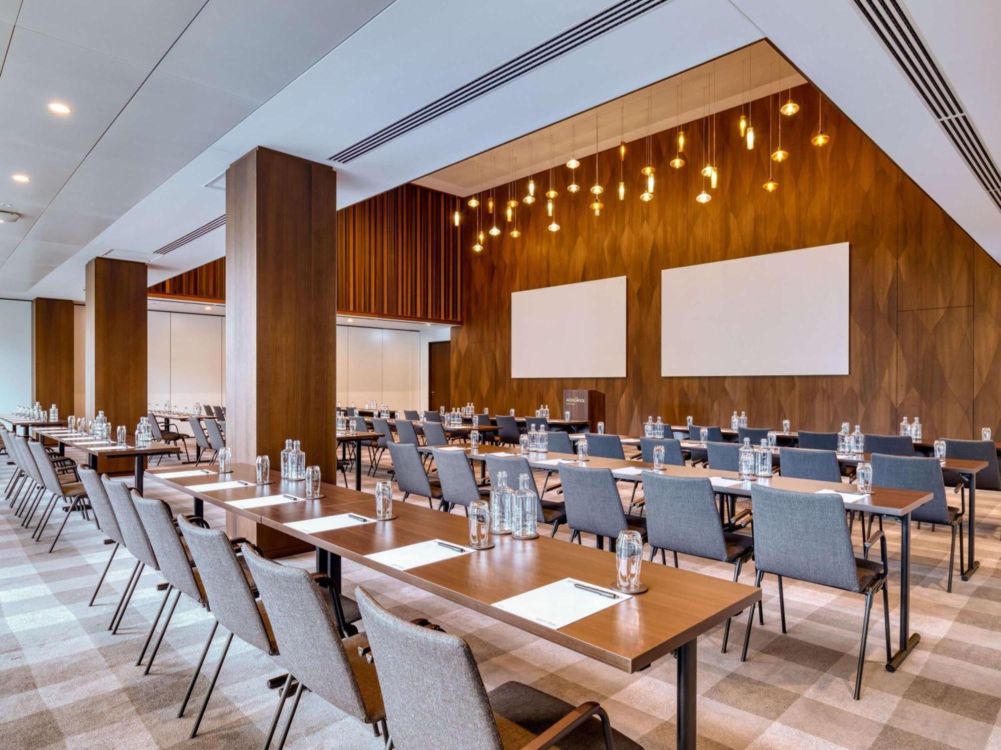 Moevenpick Hotel Basilea Esterno foto