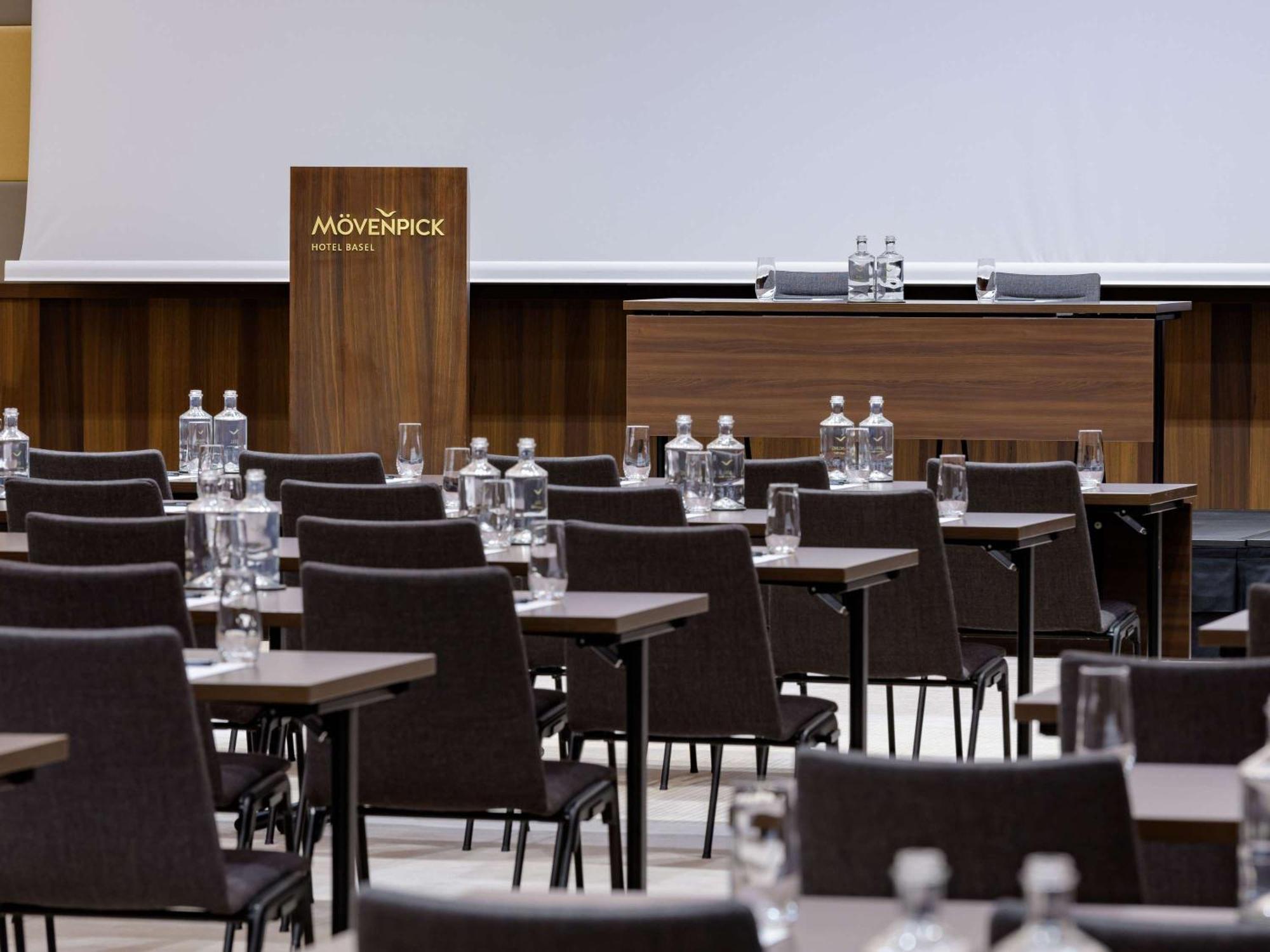 Moevenpick Hotel Basilea Esterno foto