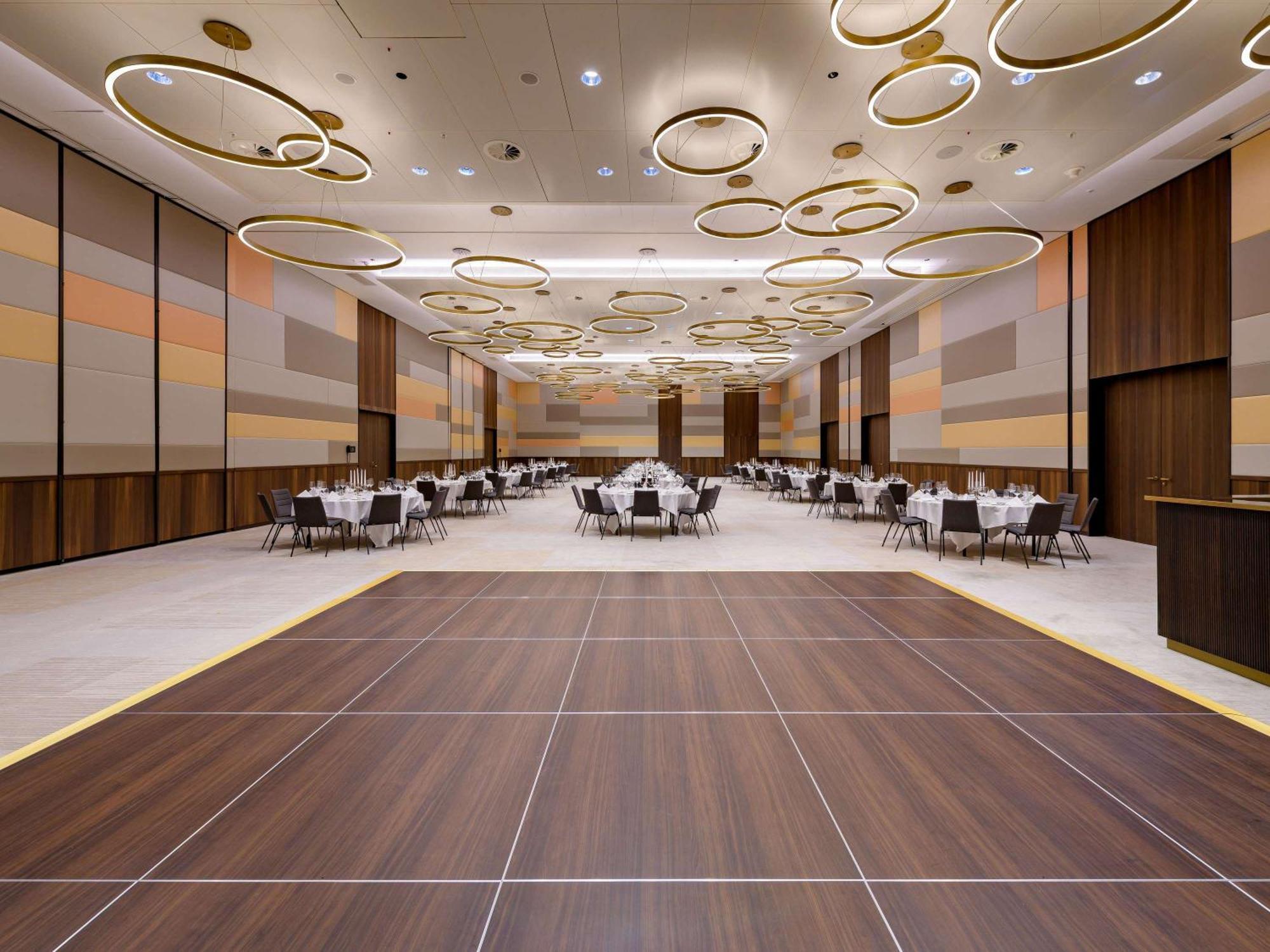 Moevenpick Hotel Basilea Esterno foto