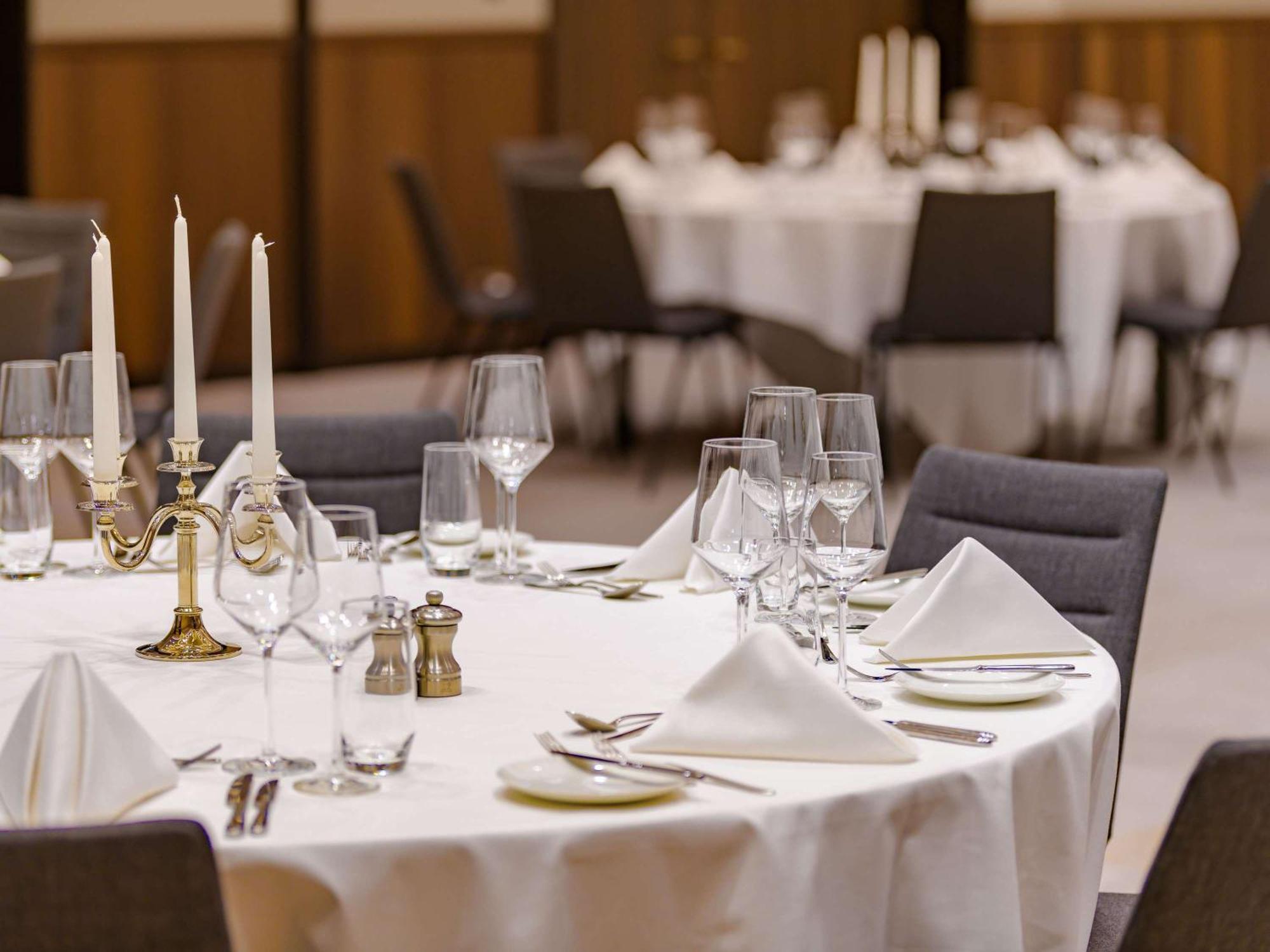 Moevenpick Hotel Basilea Esterno foto