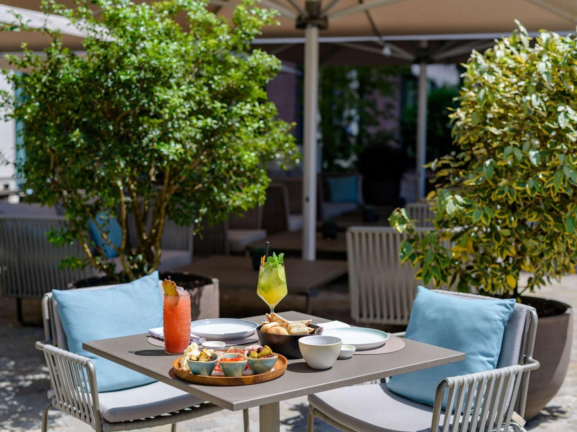 Moevenpick Hotel Basilea Esterno foto